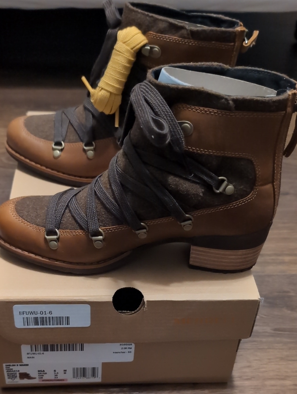 Merrell Shiloh II Warm Oak Women's Boots Size 6